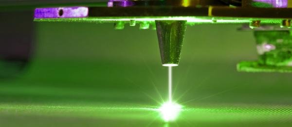 Excelitas propose une technologie qui permet d'utiliser des lasers puissants dans une grande variété d'utilisations dans les secteurs de la fabrication industrielle, de la défense, de la médecine et de la science.